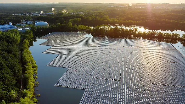 Фермы солнечных батарей на водной поверхности – хорошая идея? 