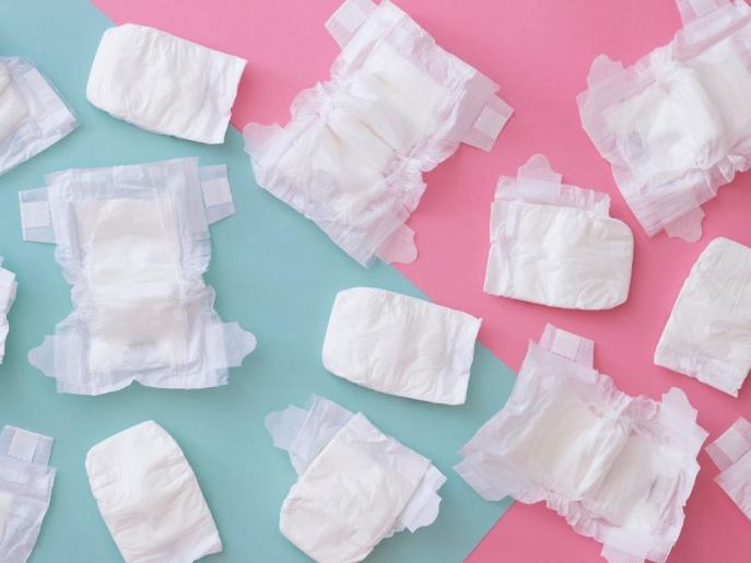 Ремонт дорог подгузниками. Надо же их куда-то девать.